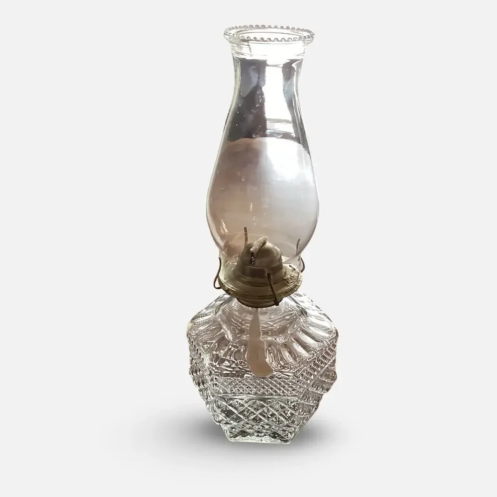 NWOT Wexford Oil Lamp & Shade